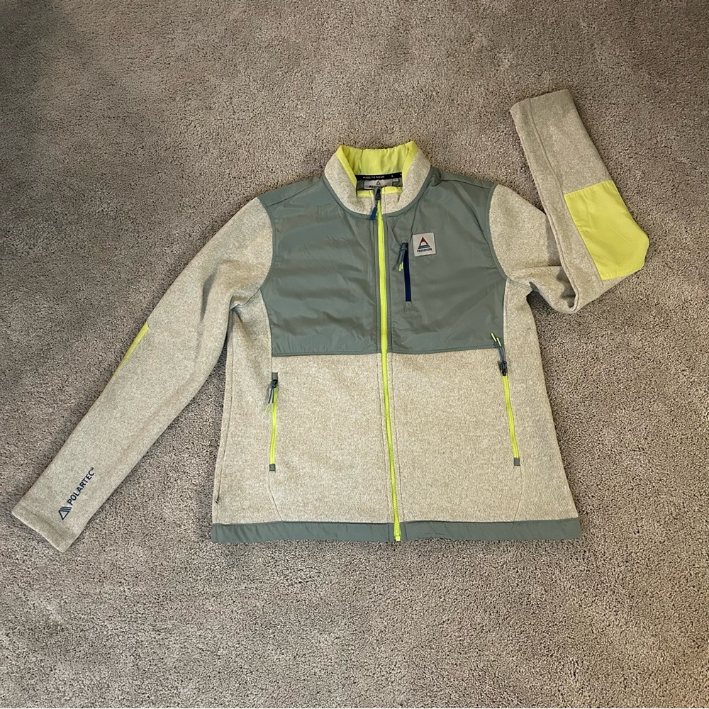 Passenger zip-up jacket